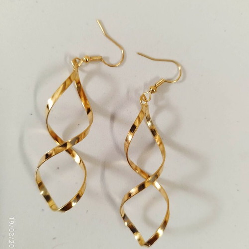 2 pairs of minimal spiral earrings new, gold and silver