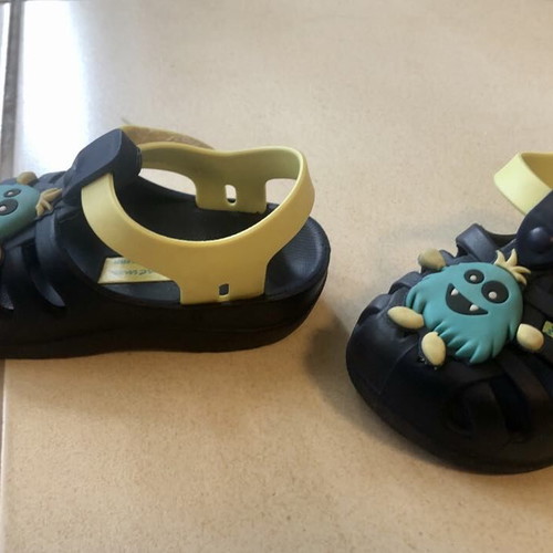 Ipanema sandals like new, size 17-18 for boys