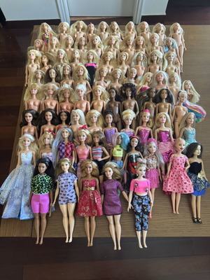 Barbie dolls like new, set of 75 pieces