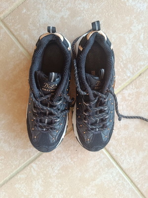 Skechers athletic shoes size 36 used, black with white sole and gold details
