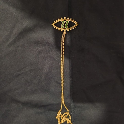 Pendant charm 2022 gold color, like new, green detail