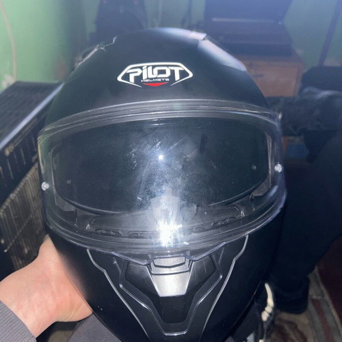 Pilot Road helmet like new