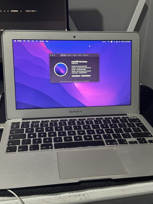 MacBook Air 11” 2015 used, 128GB SSD, 4GB RAM, power button issue