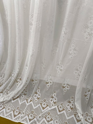 White curtain with flowers like new, dimensions 220x200cm