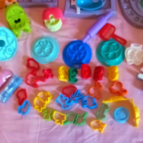 Play-Doh creative playset pack of 7 with tools and accessories like new