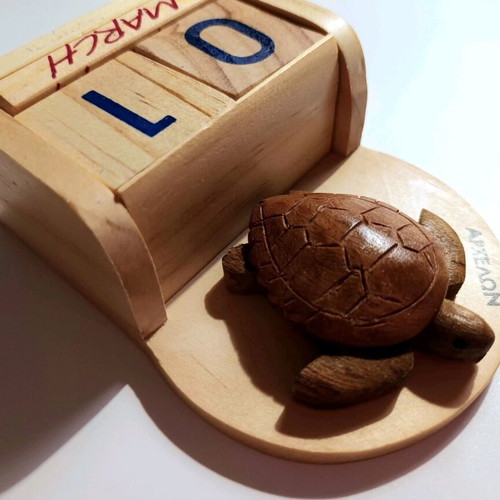 Wooden desk calendar new with Archelon turtle design
