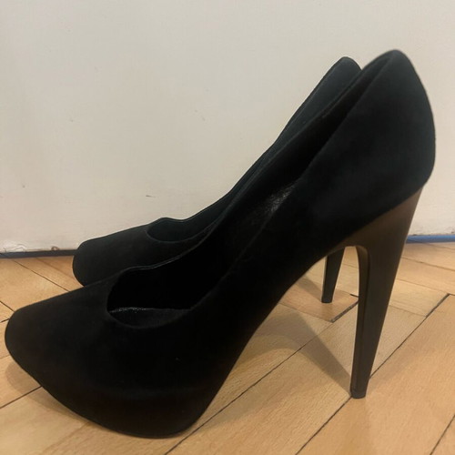 Giuseppe Zanotti pumps size 40 like new, black