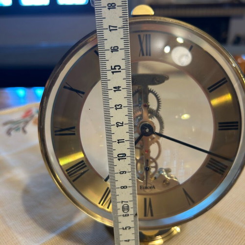 Crystal Europa table clock in excellent condition quartz
