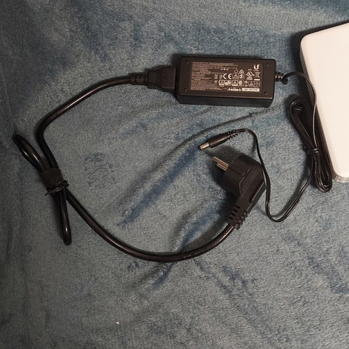Ubiquiti UniFi Security Gateway used with original power supply