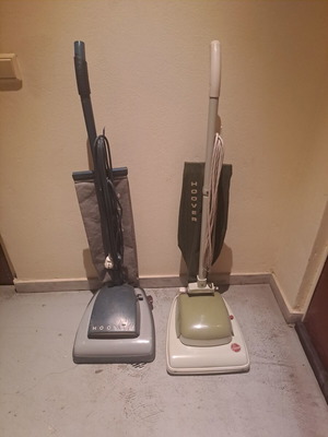 Hoover σκουπα μεταχειρισμένη, δεξιά λειτουργική, αριστερή για ανταλλακτικά
