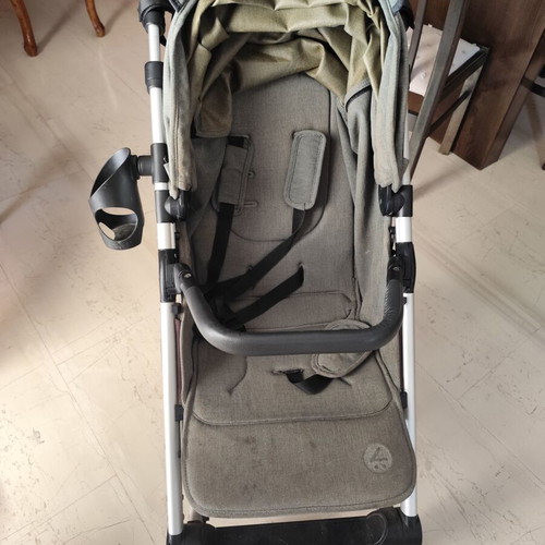 Mutsy Nexo stroller used with cup holder and organizer