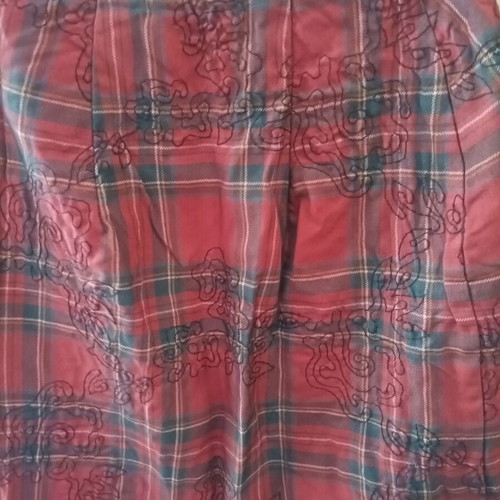 Scottish tartan red skirt Large like new with embroidered design