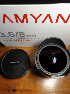 Samyang 8mm f/3.5 Asph IF MC Fisheye CSII DH lens for Nikon like new