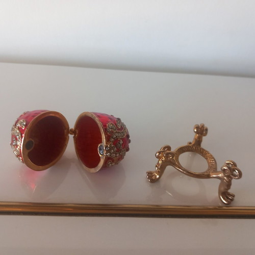 Decorative Egg Bijouterie Box with Enamel and Strass like new