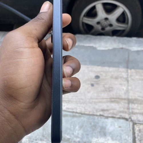 Redmi Note 13 128Go like new with minor screen crack