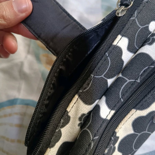 Toiletry bag with two compartments like new, black and beige