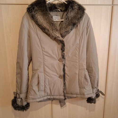 Jacket like new with fur on collar and sleeves, size S