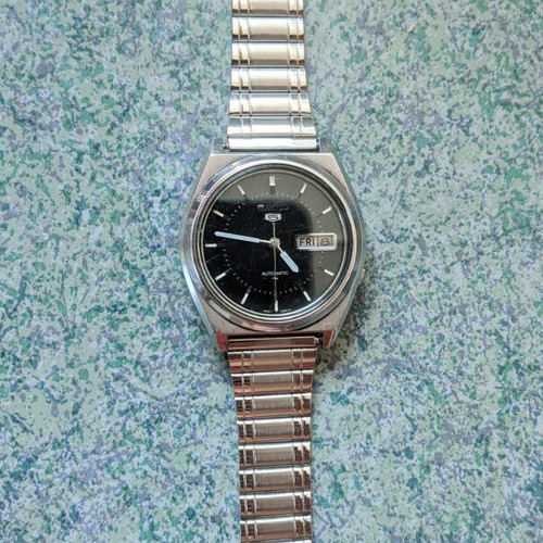 Seiko 5 Automatic Vintage Watch used, Caliber 7009-876A, silver