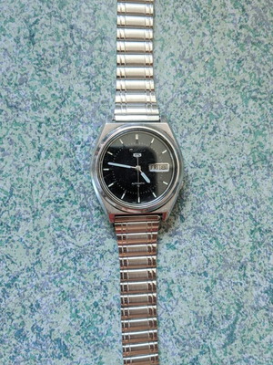Seiko 5 Automatic Vintage Watch used, Caliber 7009-876A, silver