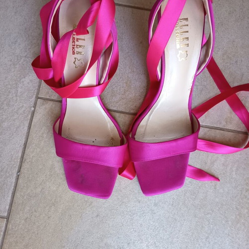 Pink high-heeled sandals with ankle ties, size 41