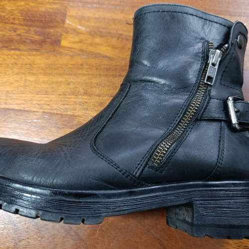 Lasocki women's black leather ankle boots used