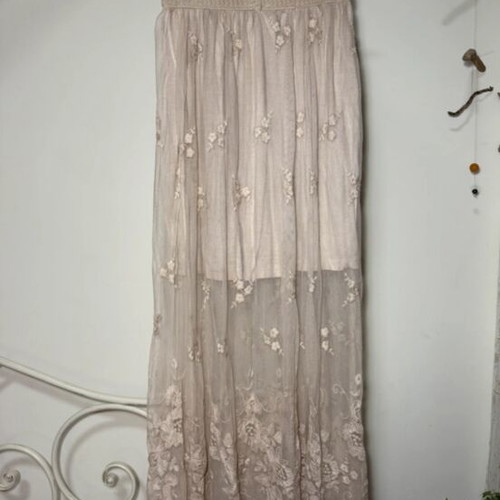 BSB maxi romantic skirt used with lace, size S, beige