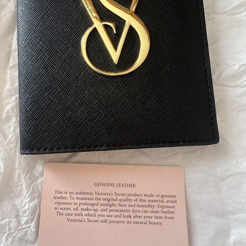 Victoria's Secret passport holder leather used, black and gold