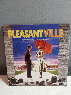 Pleasantville DVD like new with subtitles