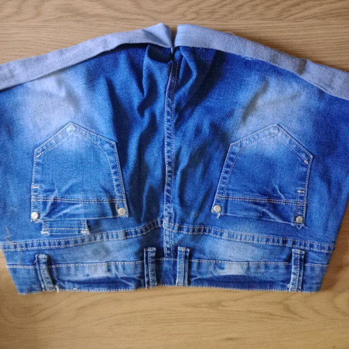 Denim shorts like new, size medium, blue