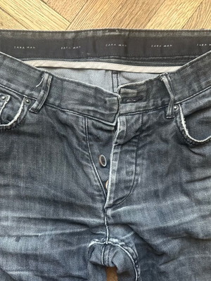 Zara black pants size 38 used with button damage
