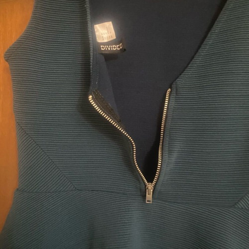 H&M dress with back zipper like new, size M