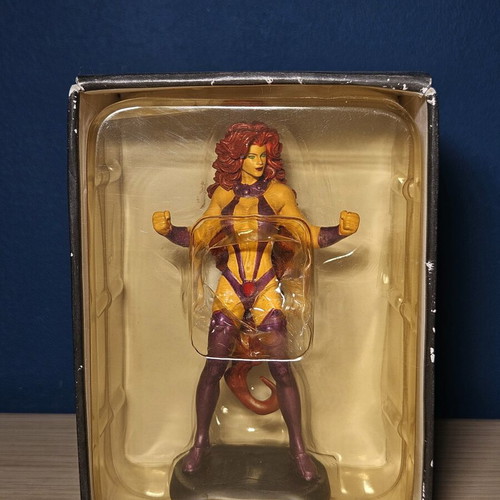 Starfire Eaglemoss DC Super Hero Collection figure like new