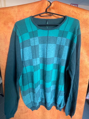 Branded women's blouse new, size Large