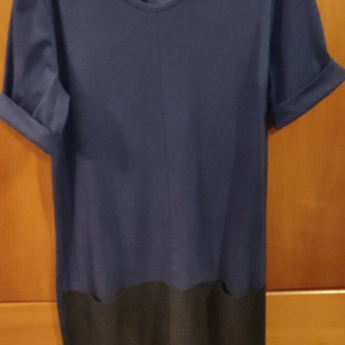 Modern blue dress like new with pockets