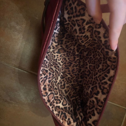 Guess shoulder bag like new, burgundy with gold details