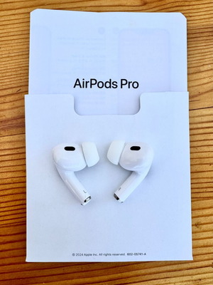 Apple AirPods Pro 2 with Lightning charging case