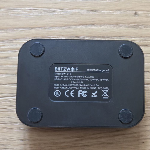 Blitzwolf BW-S16 Charging Station 75W Dual PD3.0 Dual QC3.0 6 USB Ports used