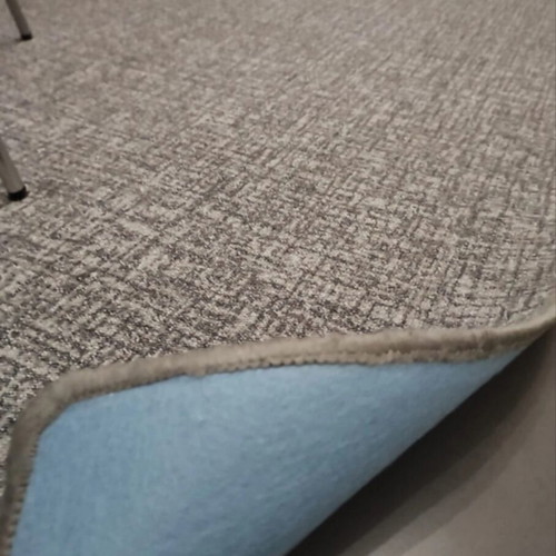 Grey carpet rug 3.00 × 1.90 m with subtle pattern