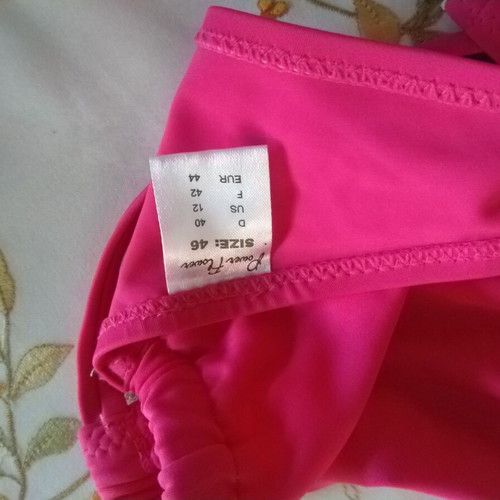 Swimsuit top and bottom set like new, colorful, size XXL