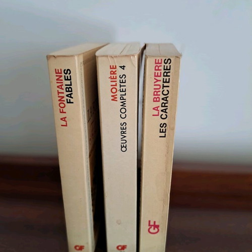 French book trilogy used, pack of 3 books