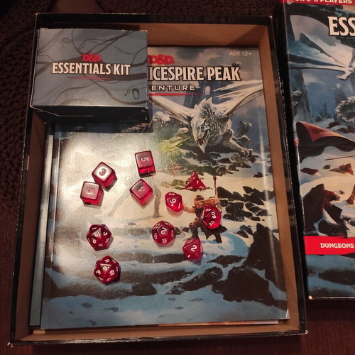 Dungeons and Dragons Essentials Kit 5th Edition