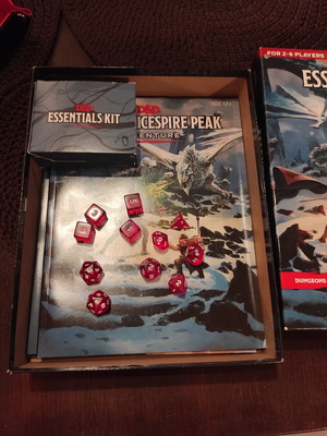 Dungeons and Dragons Essentials Kit 5th Edition