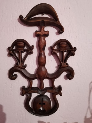 Wooden souvenir scales like new, wood carving