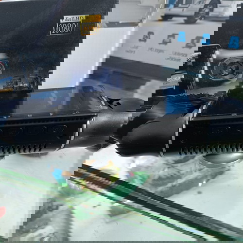 FHD DVR καταγραφικό με οθόνη και 4 κάμερες για προστασία αυτοκινήτου νέο