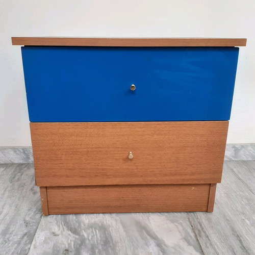 Nightstand used, made of particleboard with 2 drawers