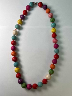 Colorful necklace with howlite beads 25cm used