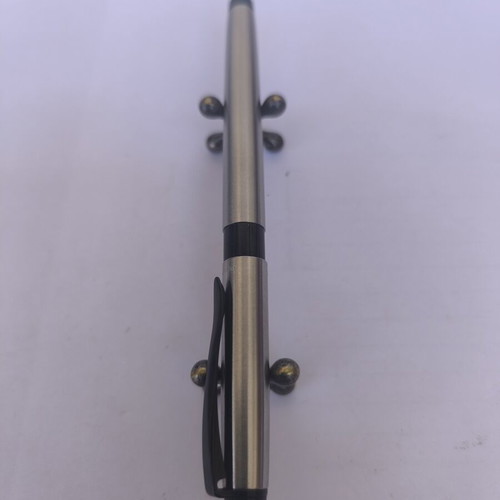 Pelikan Celebry pen stainless steel, like new, needs ink refill
