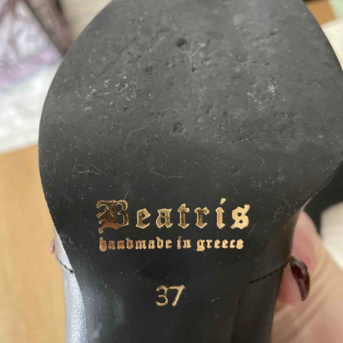 Beatrice boots size 37 handmade black with fluffy lining