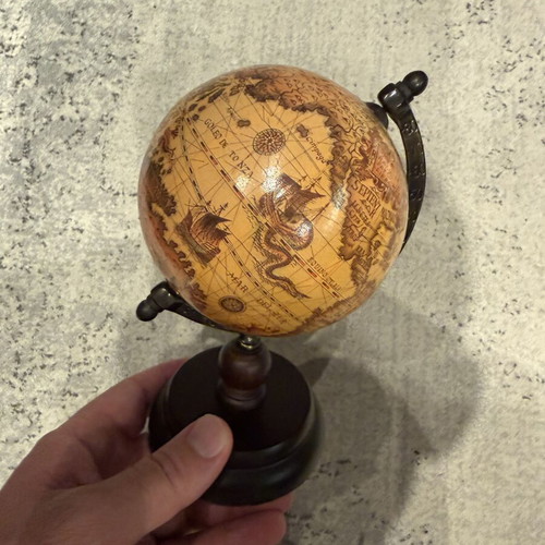 Small Table Globe like new
