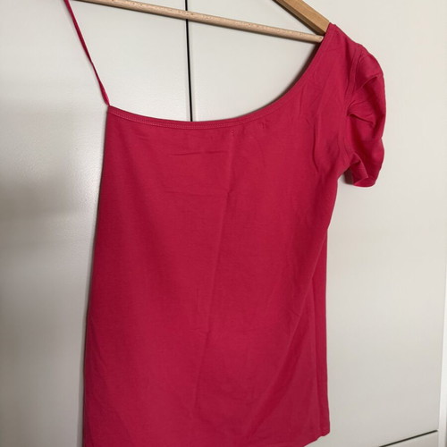 Bershka T-shirt large size magenta like new, fits S-M